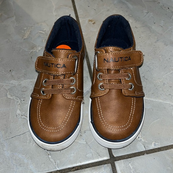 Náutica dress shoes 7c - Picture 1 of 3